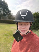 Indlæs billede til gallerivisning BR ridehjelm Omega Microfiber Glitter Black/gunmetal